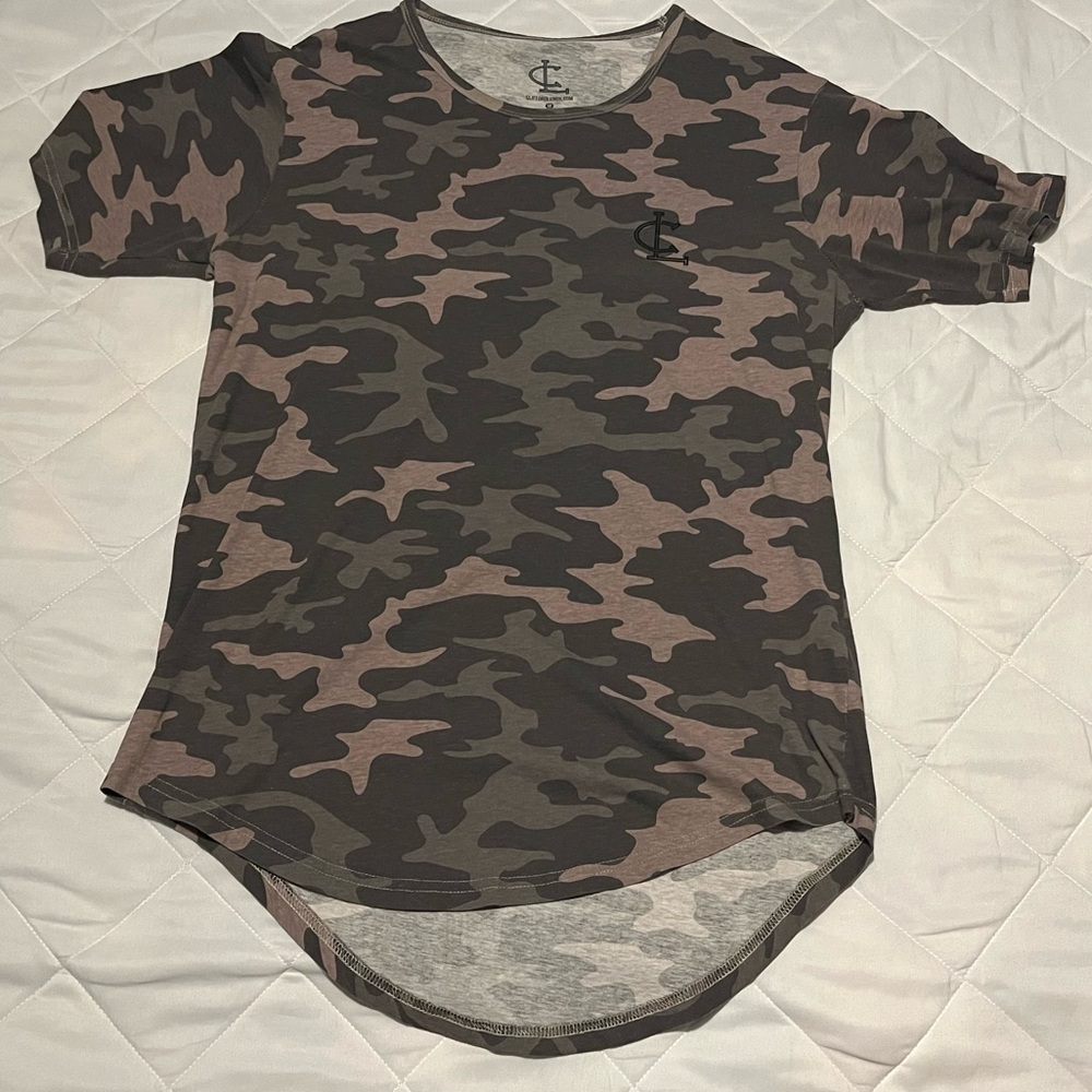 Clifford Lenox Camouflage Gym Workout Casual S/S Scallop Bottom T-Shirt Men M